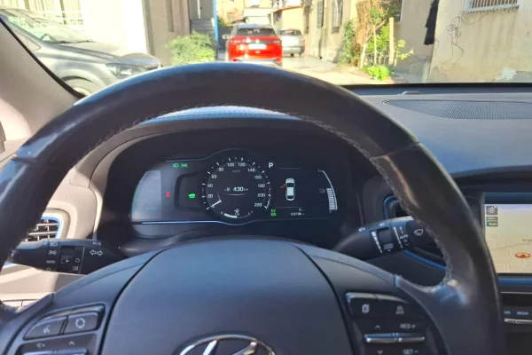 Auto in Vendita a Elbasan, Hyundai, 2017 Benzine,Kambio Automatik Pagamento 12,000  Euro.