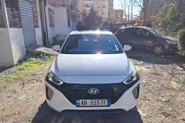 Auto in Vendita a Elbasan - 12,000 Euro