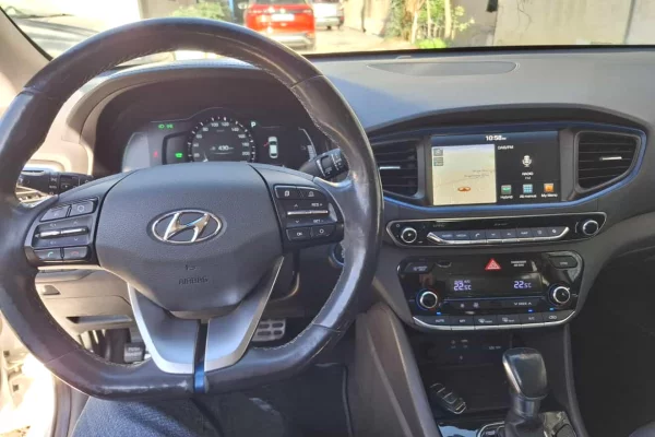 Auto in Vendita a Elbasan, Hyundai, 2017 Benzine,Kambio Automatik Pagamento 12,000  Euro.