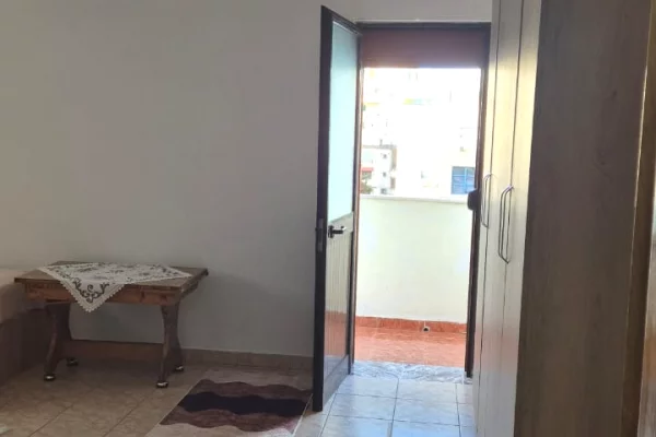 Appartamento in affitto a Tirana 2+1, Arredato