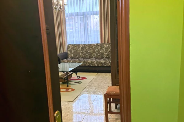 Appartamento in affitto a Tirana 1+1, Arredato