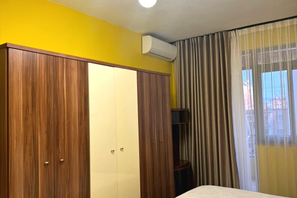 Appartamento in affitto a Tirana 1+1, Arredato