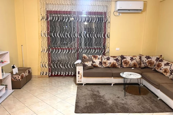 Appartamento in affitto a Tirana 1+1, Arredato