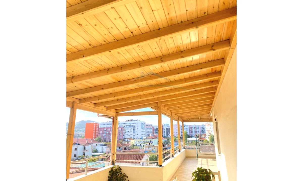 Shtepi ne shitje Apartament ne Tirane, 2+1, Mobilimi Pjeserisht e mobiluar, Pagesa 18,300,000  Leke.