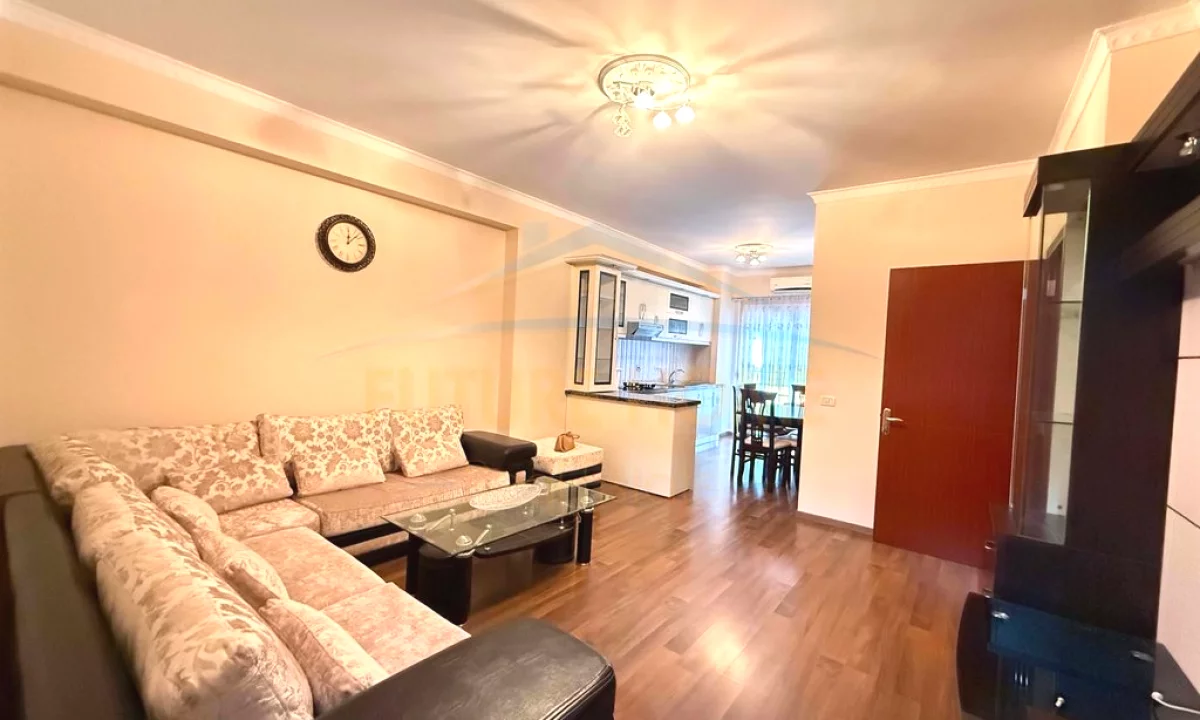 Shtepi me qera Apartament ne Tirane, 2+1, Mobilimi E mobiluar, Pagesa 50,000  Leke.