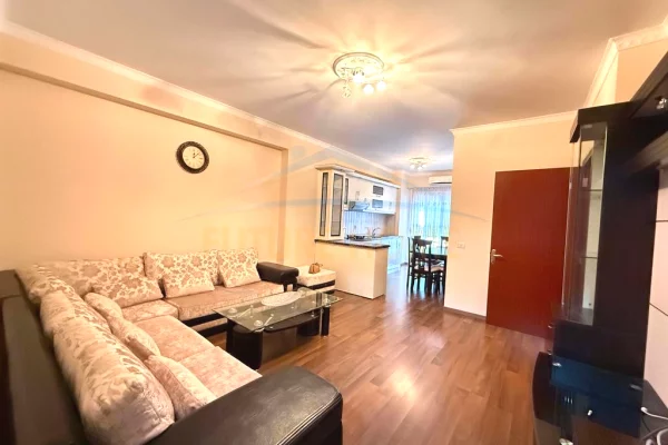 Shtepi me qera 2+1 ne Tirane - 50,000 Leke
