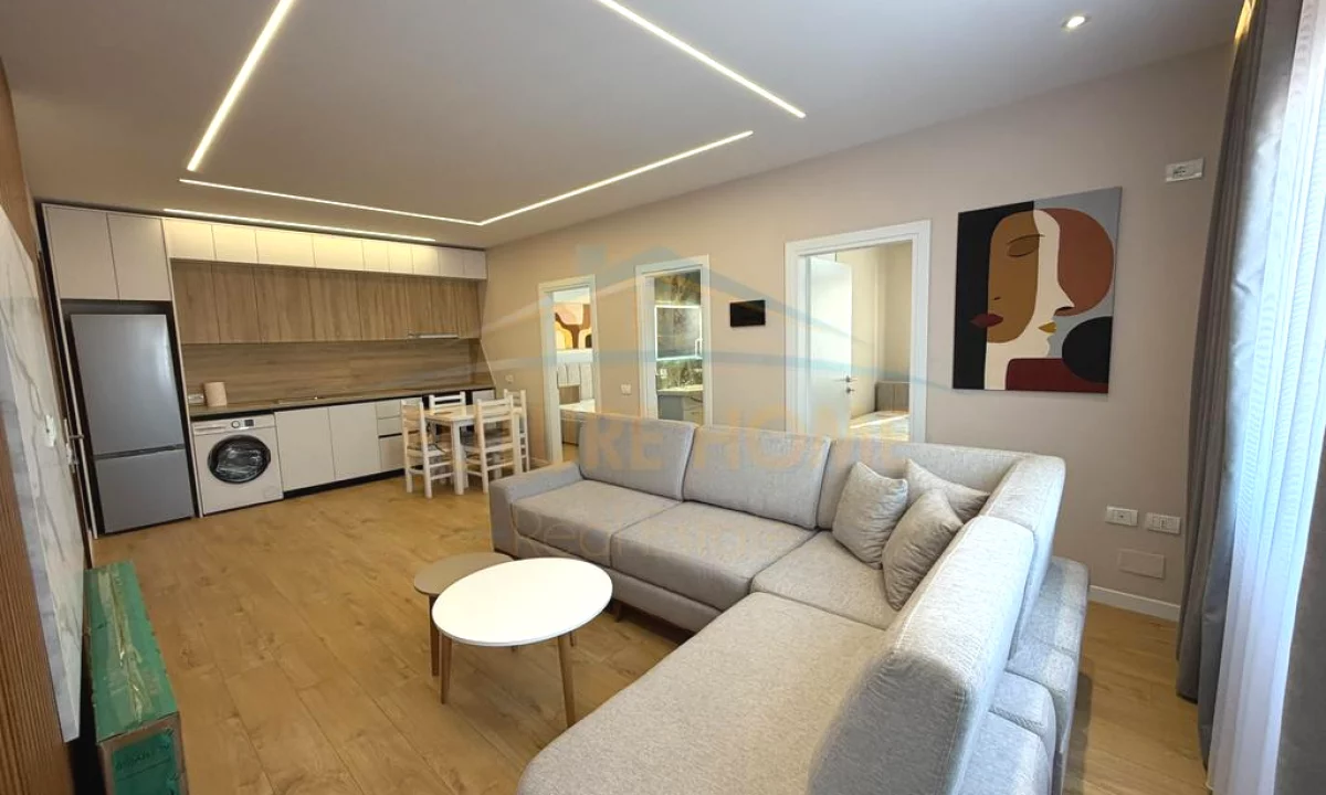 Shtepi ne shitje Apartament ne Tirane, 2+1, Mobilimi E mobiluar, Pagesa 13,500,000  Leke.