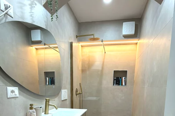 Shtepi ne shitje Apartament ne Tirane, 2+1, Mobilimi E mobiluar, Pagesa 240,001  Euro.