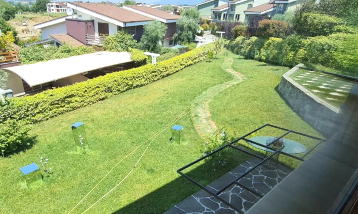 Shtepi ne shitje Vila Luksoze ne Tirane, 4+1, Mobilimi Pjeserisht e mobiluar, Pagesa 1,650,000  Euro.