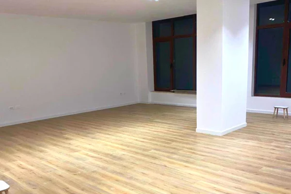  Ambient Biznesi me Qira – Astir (perballe Vila L)