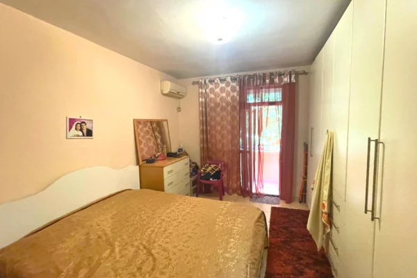 Shtepi ne shitje Apartament ne Tirane, 3+1, Mobilimi E mobiluar, Pagesa 22,000,000  Leke.