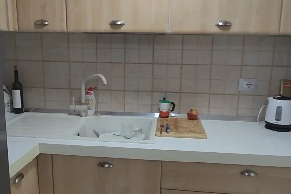 Appartamento in vendita a Tirana 1+1, Arredato