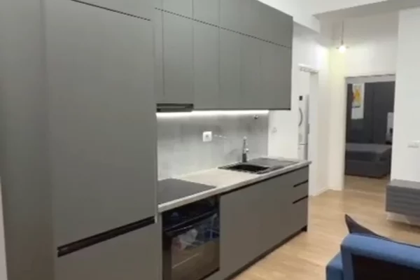 Appartamento in vendita a Tirana 2+1, Arredato