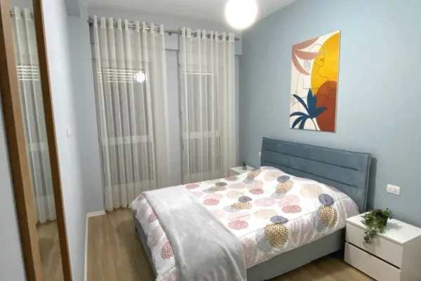 Shtepi me qera Apartament ne Tirane, 1+1, Mobilimi E mobiluar, Pagesa 55,000  Leke.