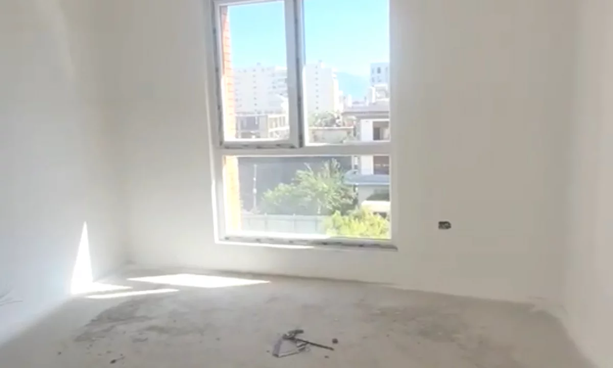Shtepi ne shitje Apartament ne Tirane, 2+1, Mobilimi Bosh, pa mobiluar, Pagesa 128,000  Euro.