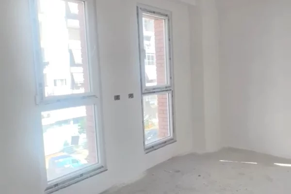 Shtepi ne shitje Apartament ne Tirane, 2+1, Mobilimi Bosh, pa mobiluar, Pagesa 128,000  Euro.