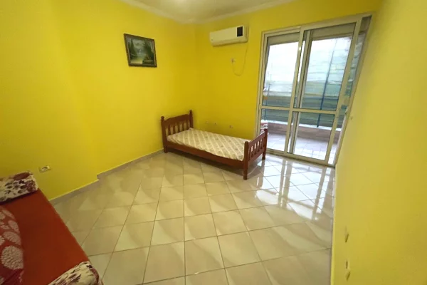 Shtepi ne shitje Apartament ne Tirane, 1+1, Mobilimi Pjeserisht e mobiluar, Pagesa 12,500,000  Leke.