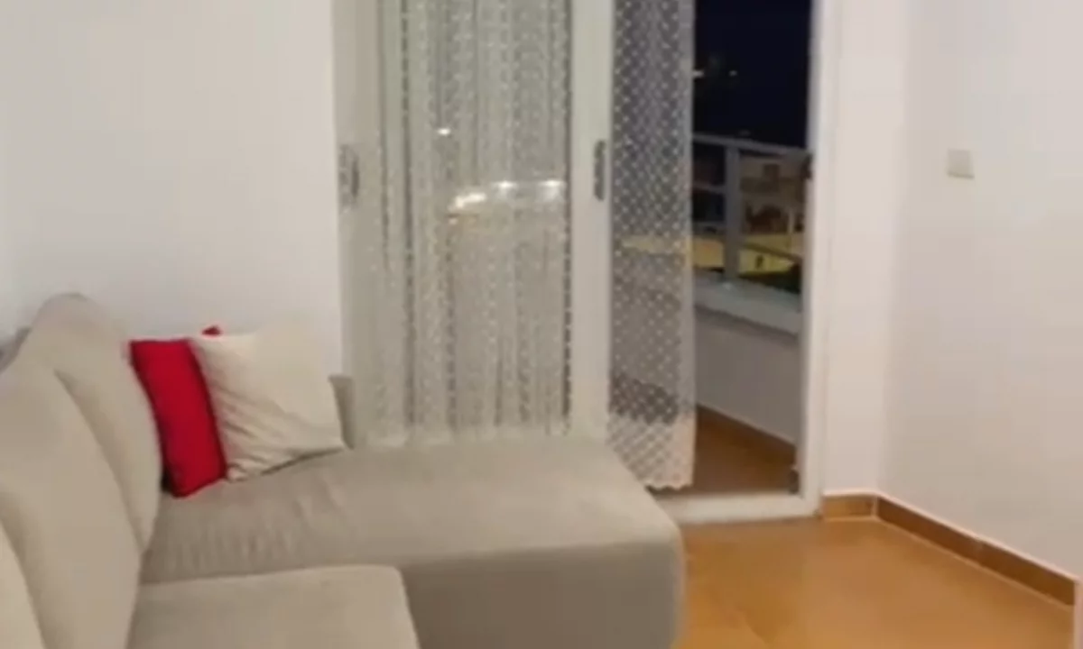 Shtepi ne shitje Apartament ne Tirane, 1+1, Mobilimi E mobiluar, Pagesa 11,500,000  Leke.