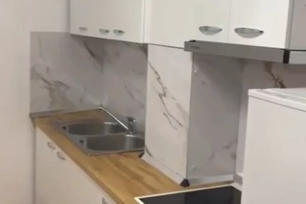 Shtepi ne shitje Apartament ne Tirane, 1+1, Mobilimi E mobiluar, Pagesa 11,500,000  Leke.