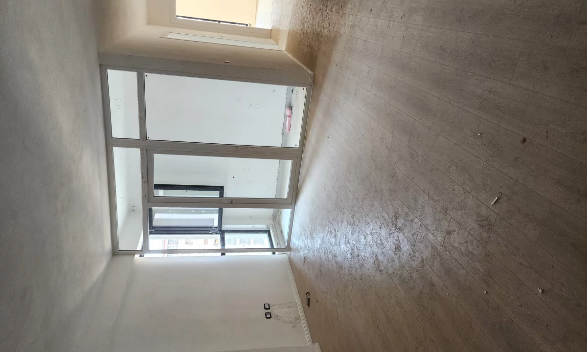 Shtepi ne shitje Apartament ne Tirane, 2+1, Mobilimi Bosh, pa mobiluar, Pagesa 155,700  Euro.