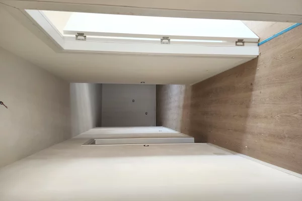 Shtepi ne shitje Apartament ne Tirane, 2+1, Mobilimi Bosh, pa mobiluar, Pagesa 155,700  Euro.