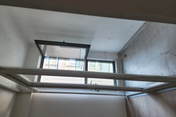 Shtepi ne shitje Apartament ne Tirane, 2+1, Mobilimi Bosh, pa mobiluar, Pagesa 155,700  Euro.