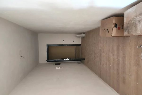 Shtepi ne shitje Apartament ne Tirane, 2+1, Mobilimi Bosh, pa mobiluar, Pagesa 155,700  Euro.