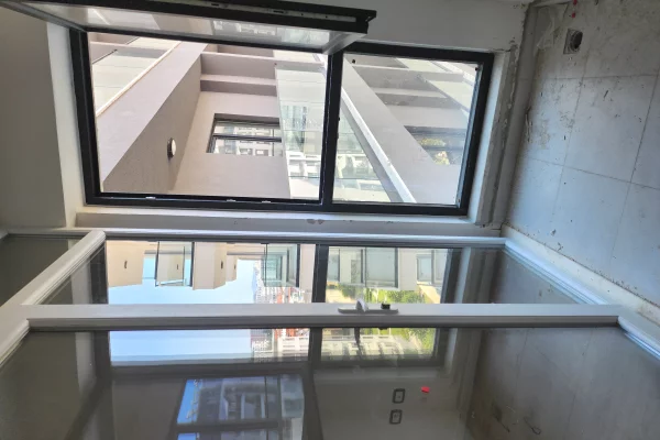 Shtepi ne shitje Apartament ne Tirane, 2+1, Mobilimi Bosh, pa mobiluar, Pagesa 155,700  Euro.