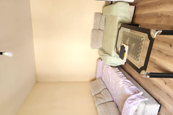 Shtepi ne shitje Apartament ne Tirane, 2+1, Mobilimi E mobiluar, Pagesa 98,000  Euro.