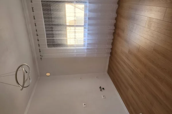 Shtepi ne shitje Apartament ne Tirane, 1+1, Mobilimi Bosh, pa mobiluar, Pagesa 7,000,000  Leke.