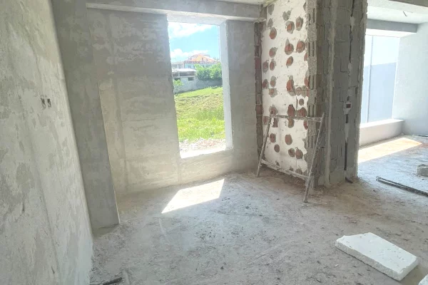 Shtepi ne shitje Apartament ne Tirane, 1+1, Mobilimi Bosh, pa mobiluar, Pagesa 7,300,000  Leke.