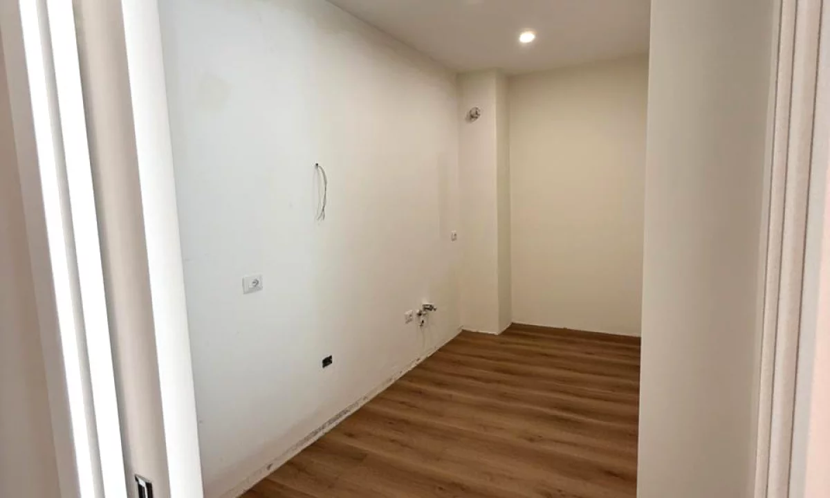 🏢 PAZARI I RI – AMBIENT BIZNESI ME QIRA 🏢 📍 Zone qendrore, shume e kerkuar