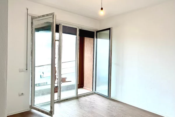 🏢 PAZARI I RI – AMBIENT BIZNESI ME QIRA 🏢 📍 Zone qendrore, shume e kerkuar