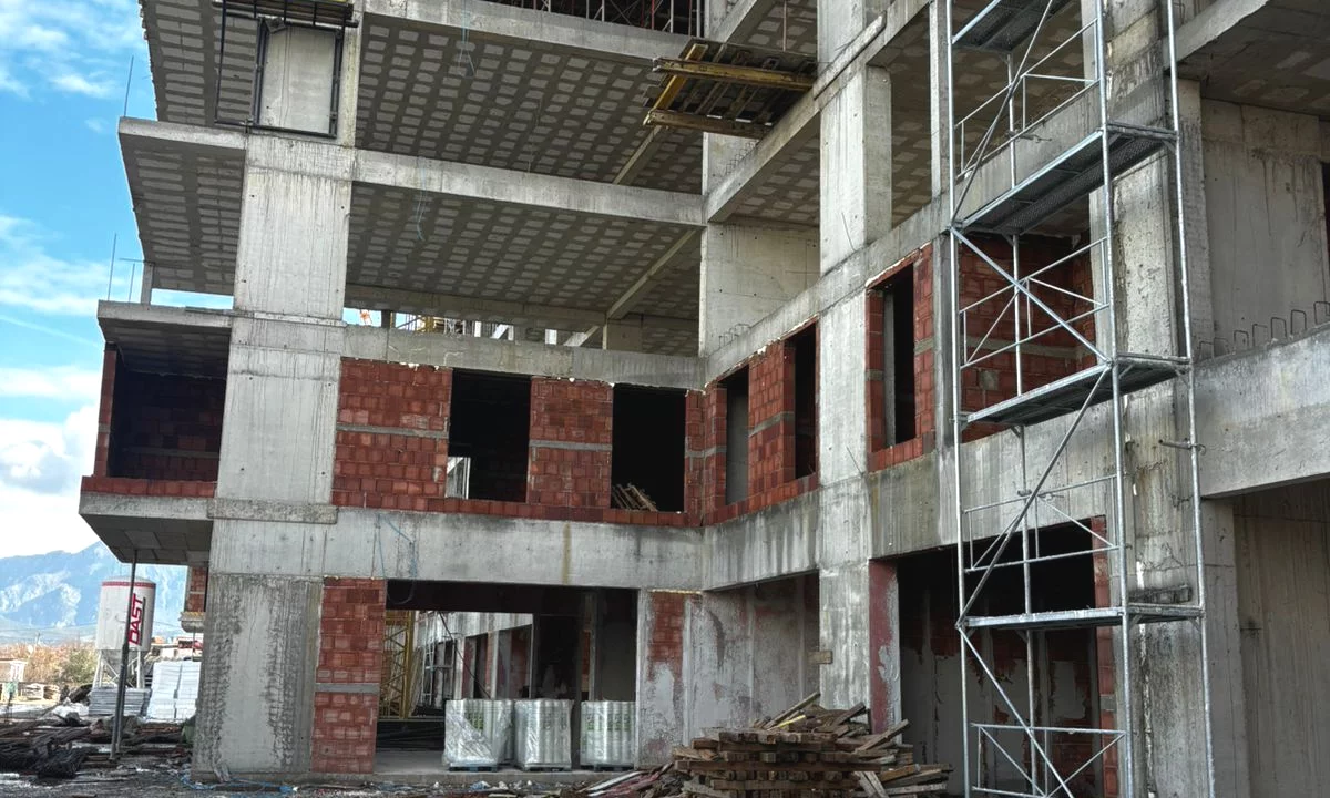 Shtepi ne shitje Apartament ne Tirane, 2+1, Mobilimi Bosh, pa mobiluar, Pagesa 8,086,050  Leke.