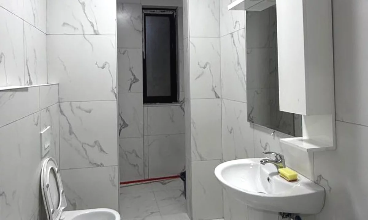 Shtepi me qera Apartament ne Tirane, 1+1, Mobilimi E mobiluar, Pagesa 500  Euro.