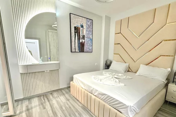 Shtepi me qera Apartament ne Tirane, 2+1, Mobilimi E mobiluar, Pagesa 55,000  Leke.