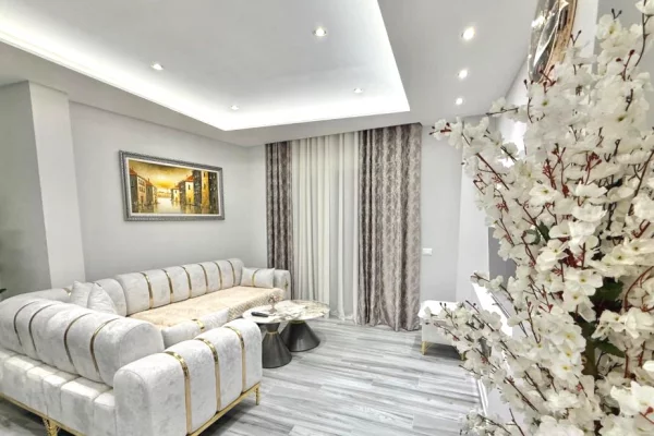 Shtepi me qera Apartament ne Tirane, 2+1, Mobilimi E mobiluar, Pagesa 55,000  Leke.