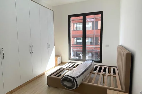 Shtepi me qera Apartament ne Tirane, 1+1, Mobilimi E mobiluar, Pagesa 90,000  Leke.