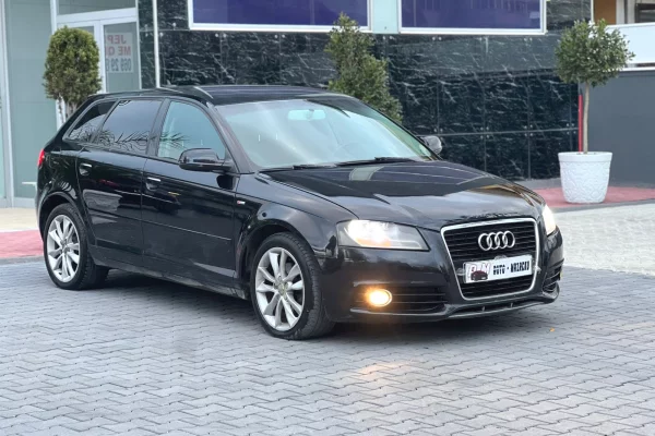 Auto in Vendita a Fier, Audi, 2012 Diesel,Kambio Automatik Pagamento 5,700  Euro.