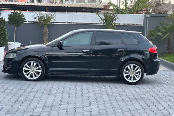 Auto in Vendita a Fier - 5,700 Euro