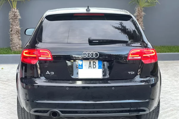 Auto in Vendita a Fier, Audi, 2012 Diesel,Kambio Automatik Pagamento 5,700  Euro.