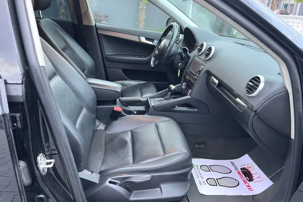 Auto in Vendita a Fier, Audi, 2012 Diesel,Kambio Automatik Pagamento 5,700  Euro.