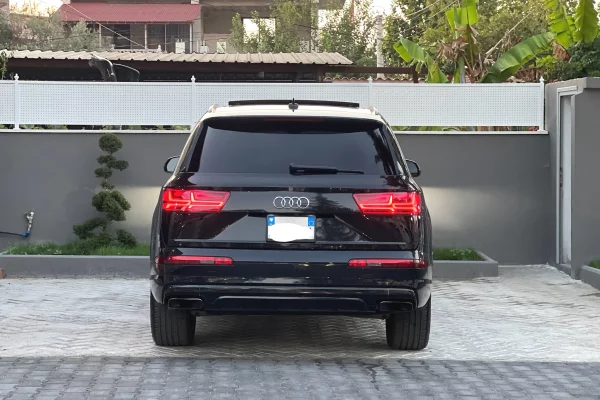 Makina ne shitje ne Fier, Audi, 2017 Benzine,Kambio Automatik Pagesa 19,999  Euro.