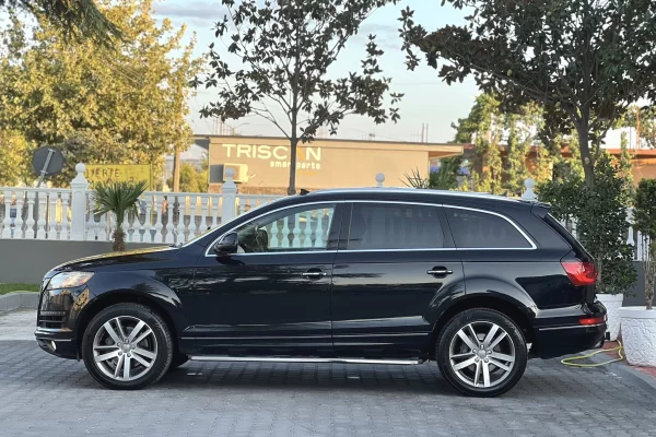 Auto in Vendita a Fier - 8,500 Euro