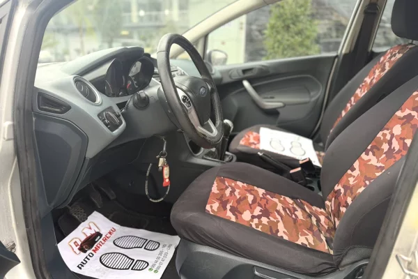 Makina ne shitje ne Fier, Ford, 2009 gasoline-gas,Kambio Manual Pagesa 3,300  Euro.