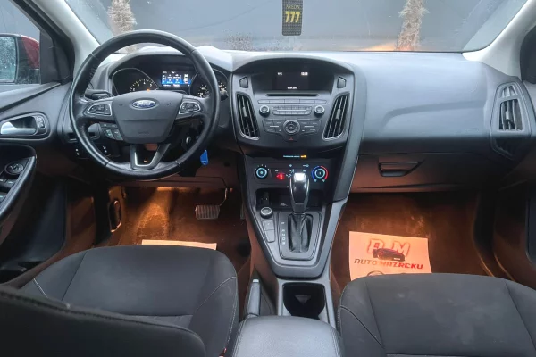 Makina ne shitje ne Fier, Ford, 2015 Benzine,Kambio Automatik Pagesa 4,700  Euro.