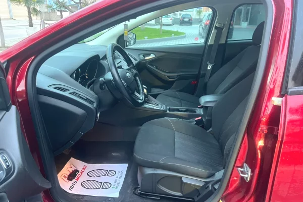 Makina ne shitje ne Fier, Ford, 2015 Benzine,Kambio Automatik Pagesa 4,700  Euro.