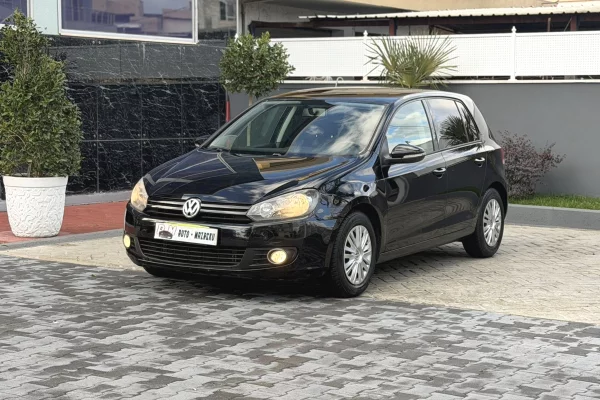 Makina ne shitje ne Fier - 4,500 Euro