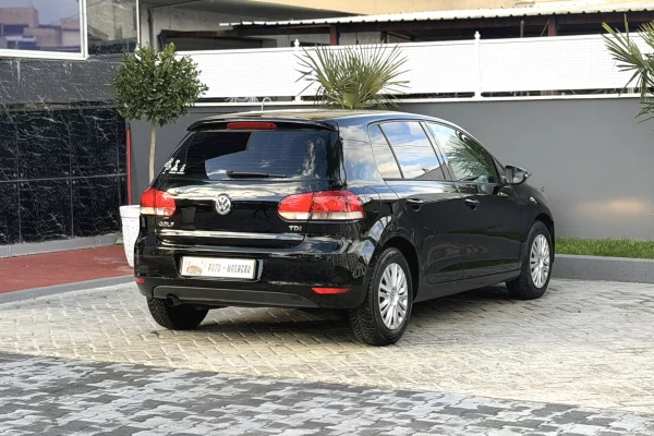 Makina ne shitje ne Fier, Volkswagen, 2012 Diesel,Kambio Manual Pagesa 4,500  Euro.