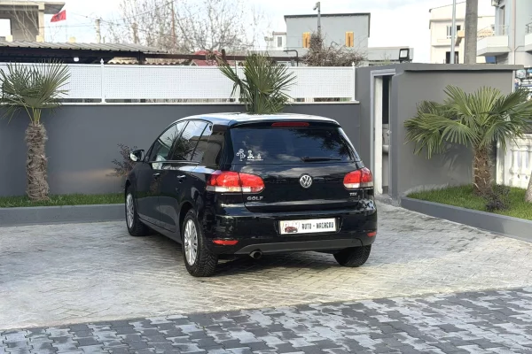 Makina ne shitje ne Fier, Volkswagen, 2012 Diesel,Kambio Manual Pagesa 4,500  Euro.